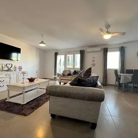 Old Town Luxury With Mountain Views *