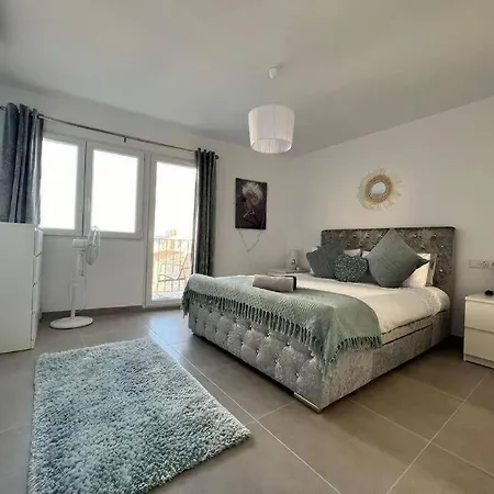 Old Town Luxury With Mountain Views Appartement Jávea